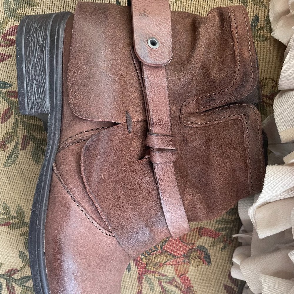 Miz Mooz Chestnut Seymour New in Box Size 39 (Size 8)